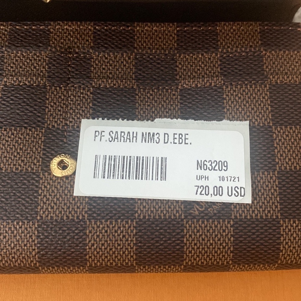 Authentic Louis Vuitton Sarah Damier Wallet